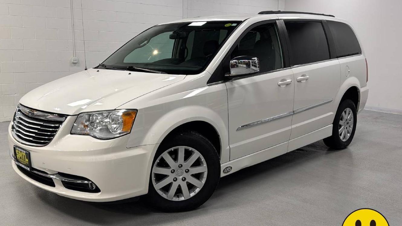 CHRYSLER TOWN AND COUNTRY 2011 2A4RR8DG1BR607823 image